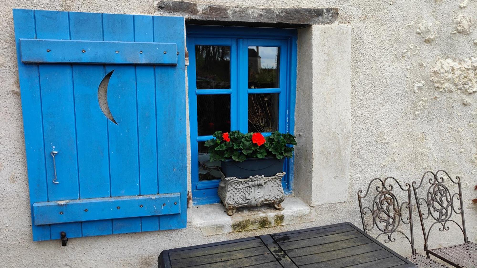 La Maison Bleue De Husseau Ancienne Ferme Semi-Troglodytique 18E Siecle Villa Montlouis-sur-Loire Exterior foto